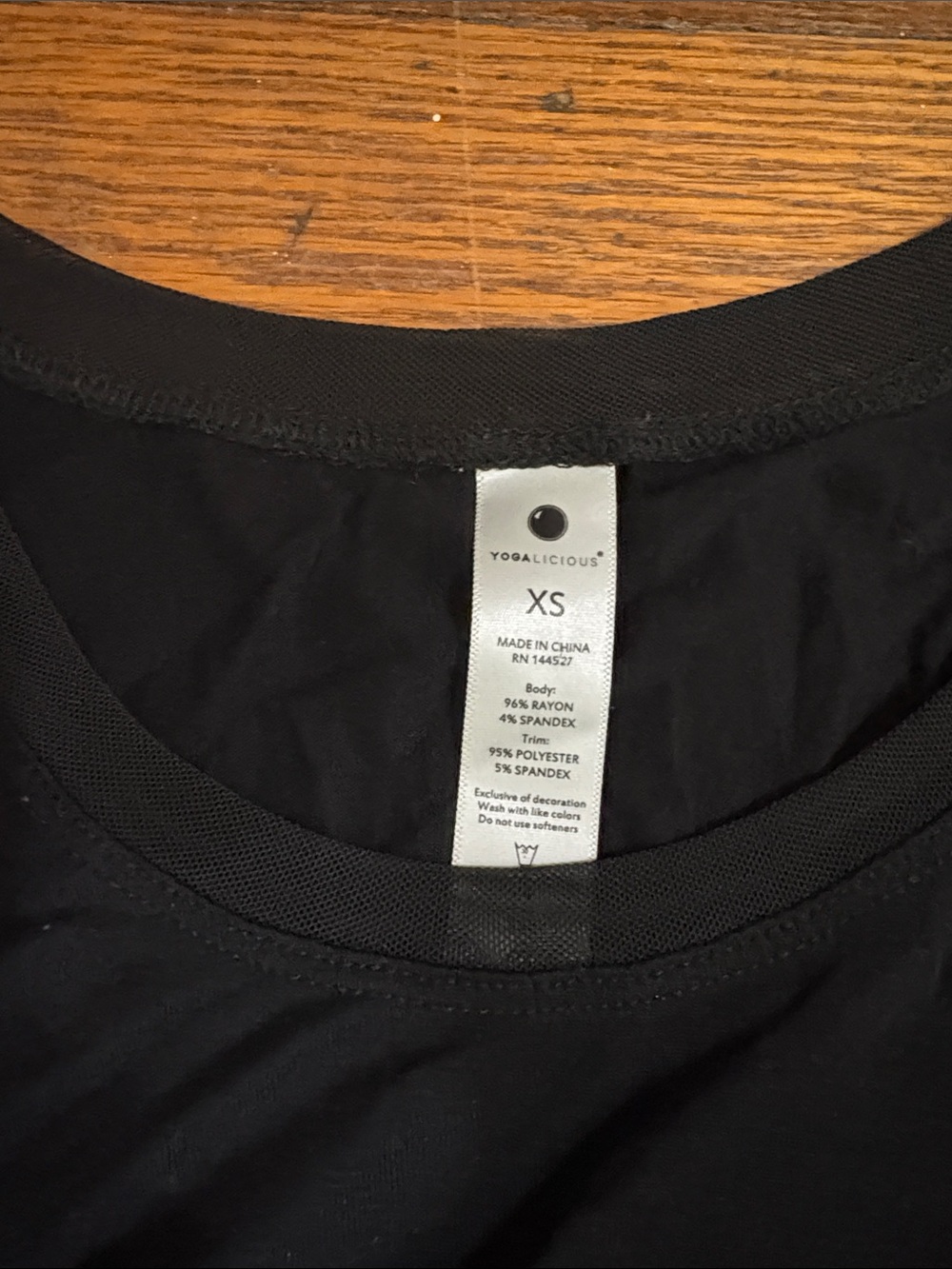 Yogalicious Black Scoop Neck Women's Tank Top Mesh trim women’s xs - Picture 6 of 7